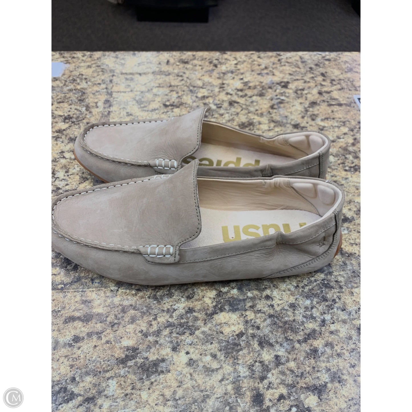 Shoes Flats By Hush Puppies In Beige, Size: 9