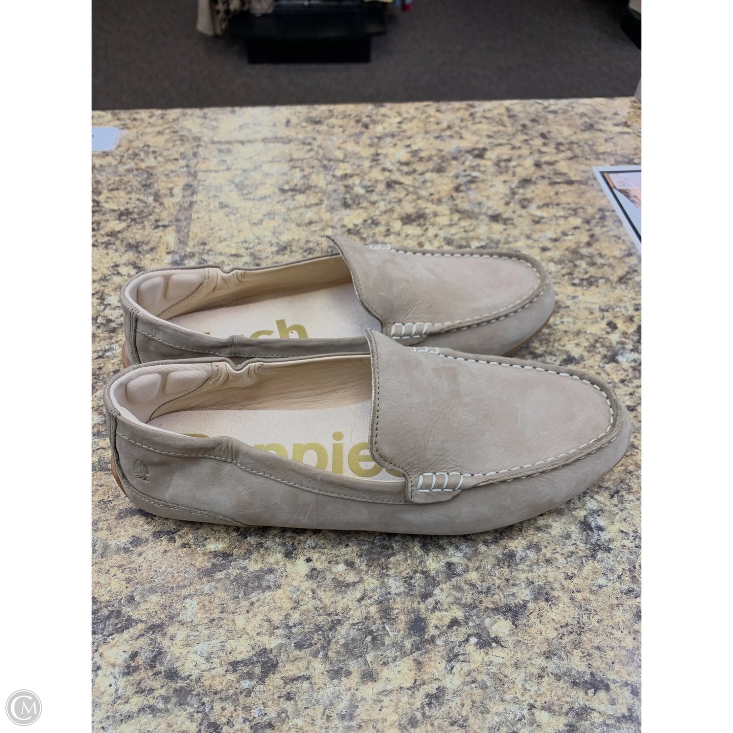 Shoes Flats By Hush Puppies In Beige, Size: 9
