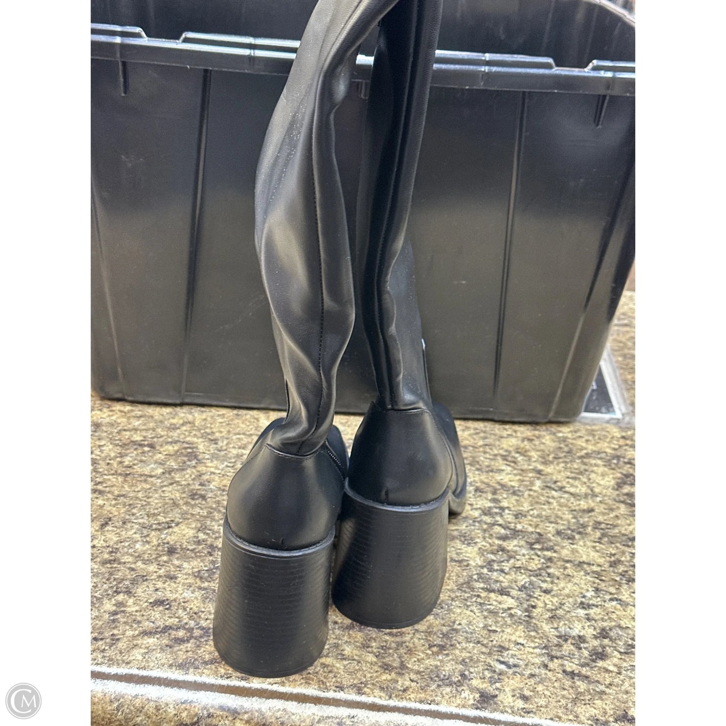 Boots Knee Heels By Cmf In Black, Size: 7.5