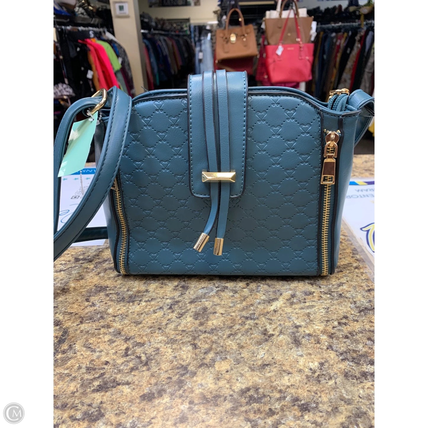 Crossbody By Cmf, Size: Medium