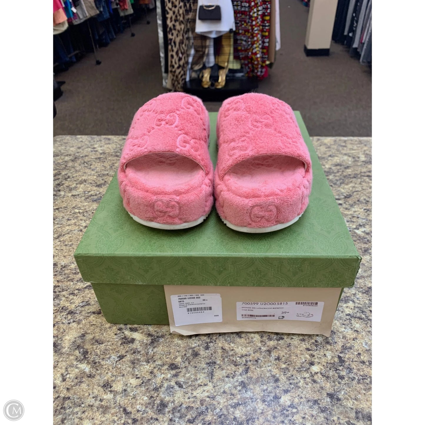 Sandals Luxury Designer By Gucci In Pink, Size: 8.5