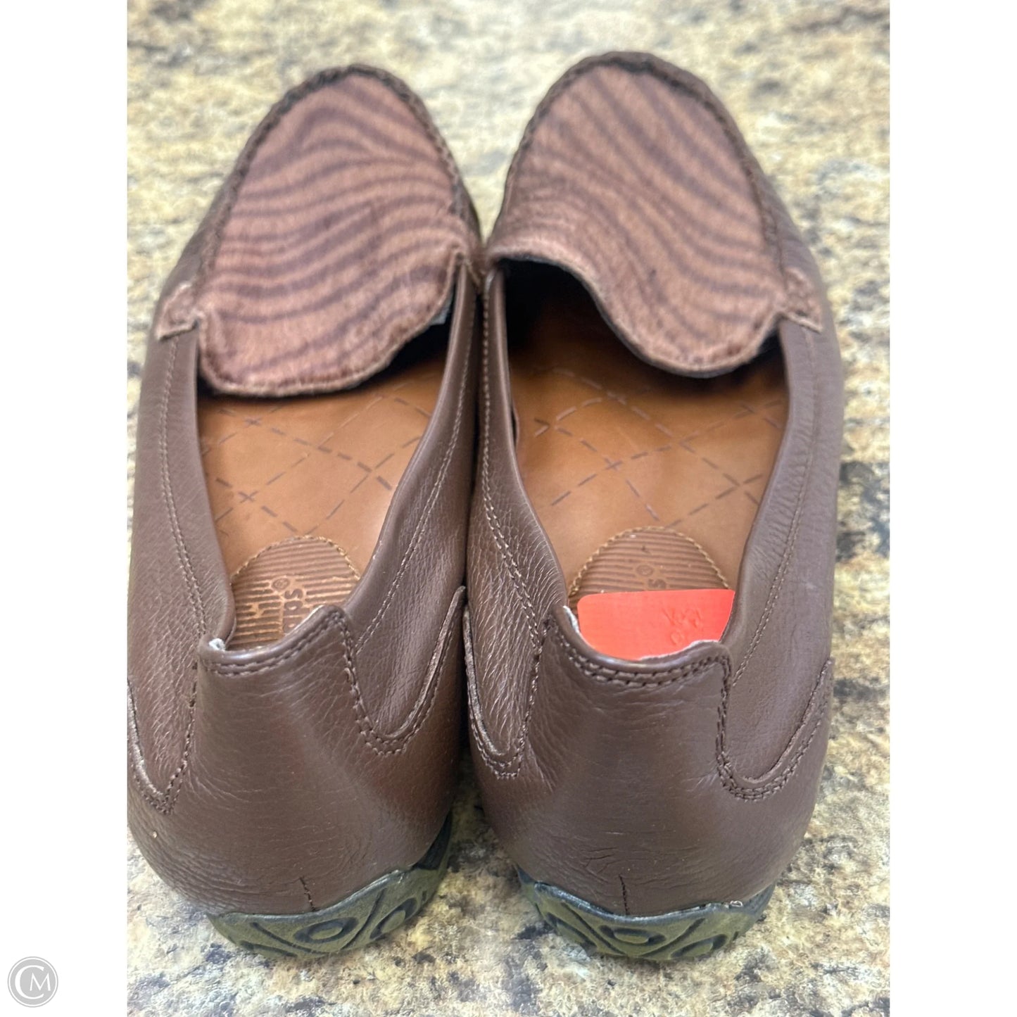 Shoes Flats By Bare Traps In Brown, Size: 9.5