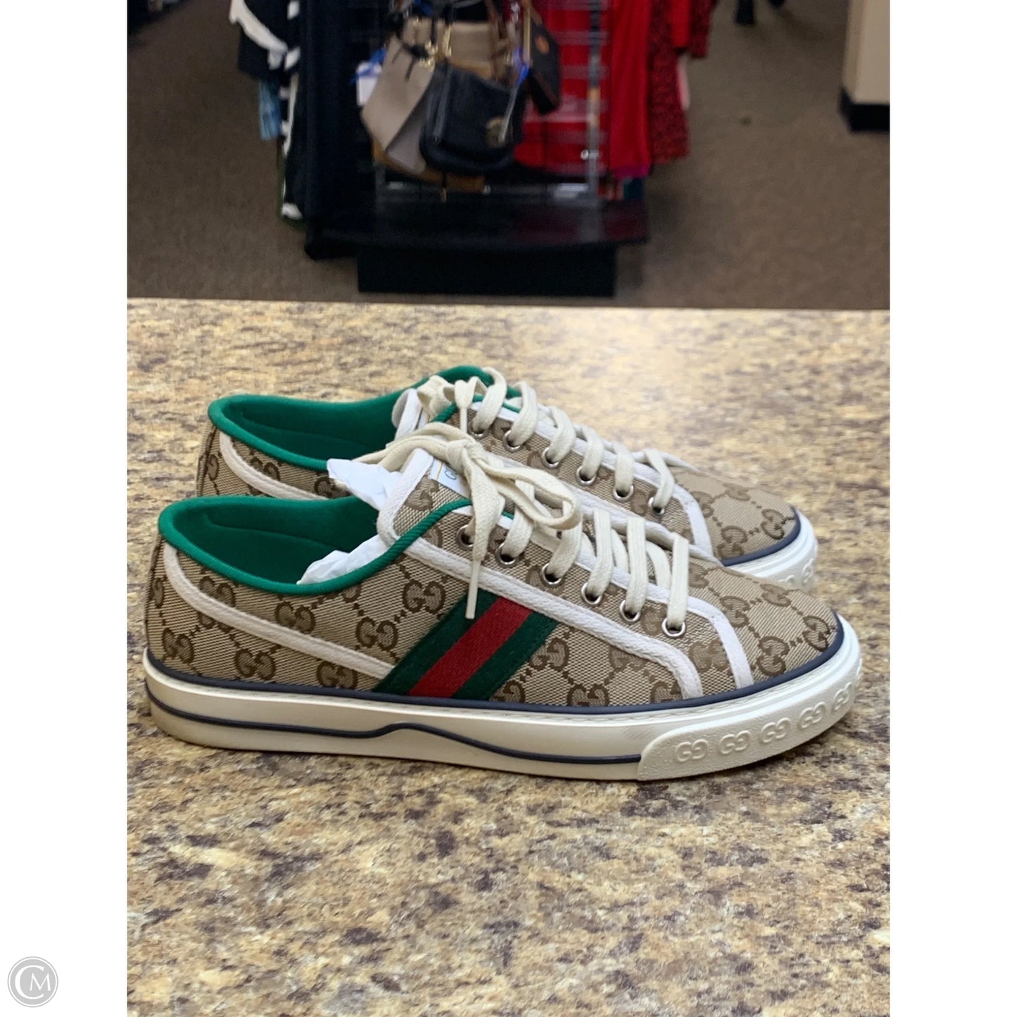 Shoes Luxury Designer By Gucci In Beige, Size: 8