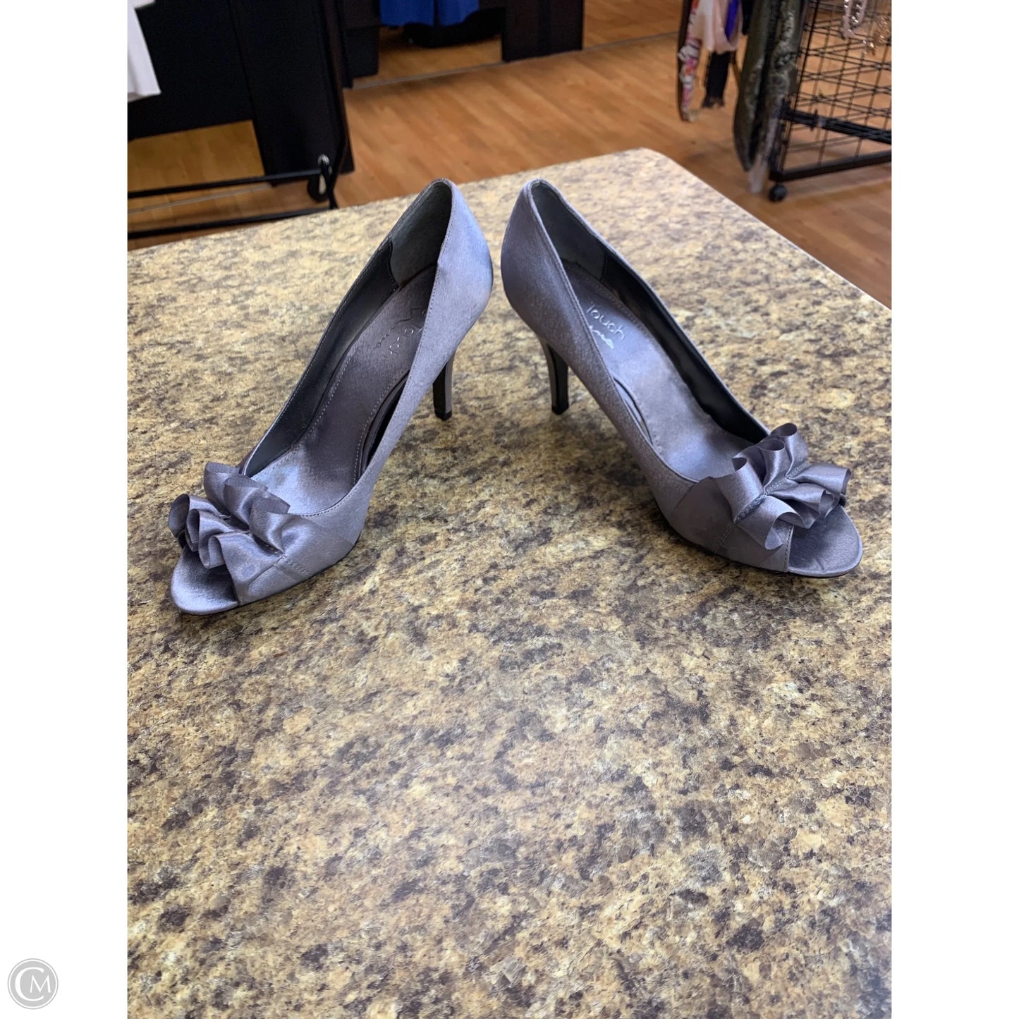 Shoes Heels Kitten By Cmf In Grey, Size: 8