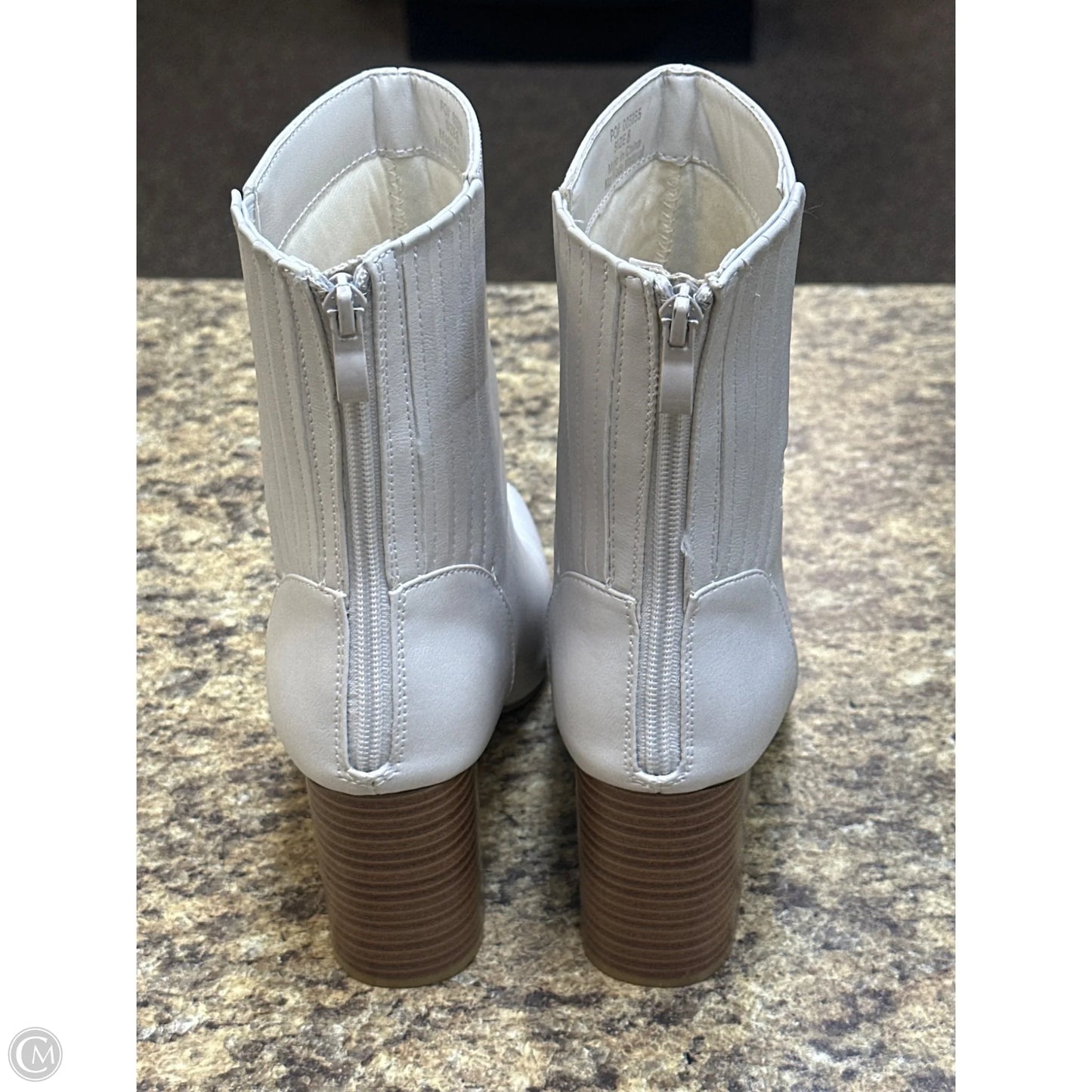 Boots Ankle Heels By Comfort Casual In White, Size: 8