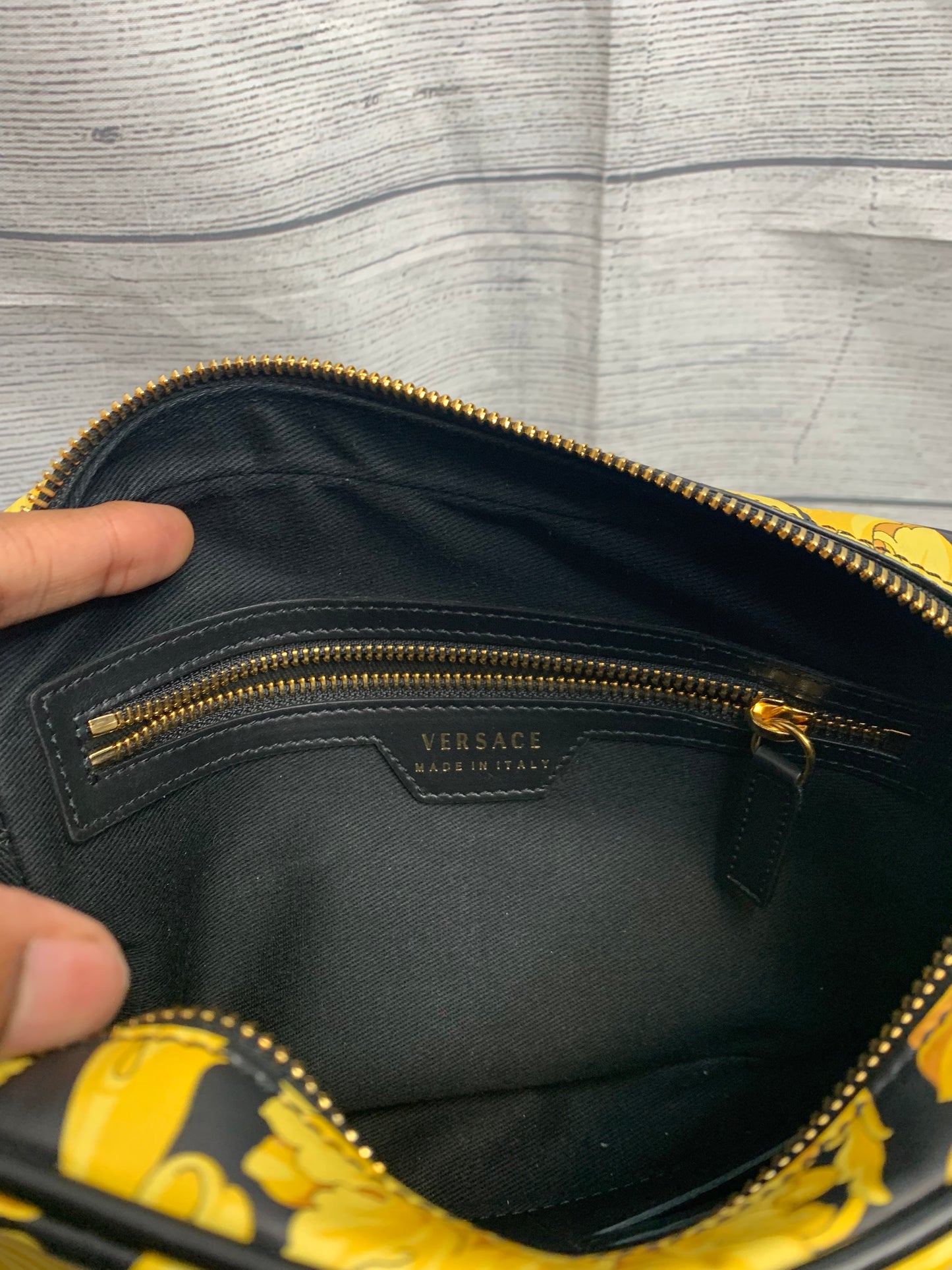 Crossbody By Versace Size: Medium