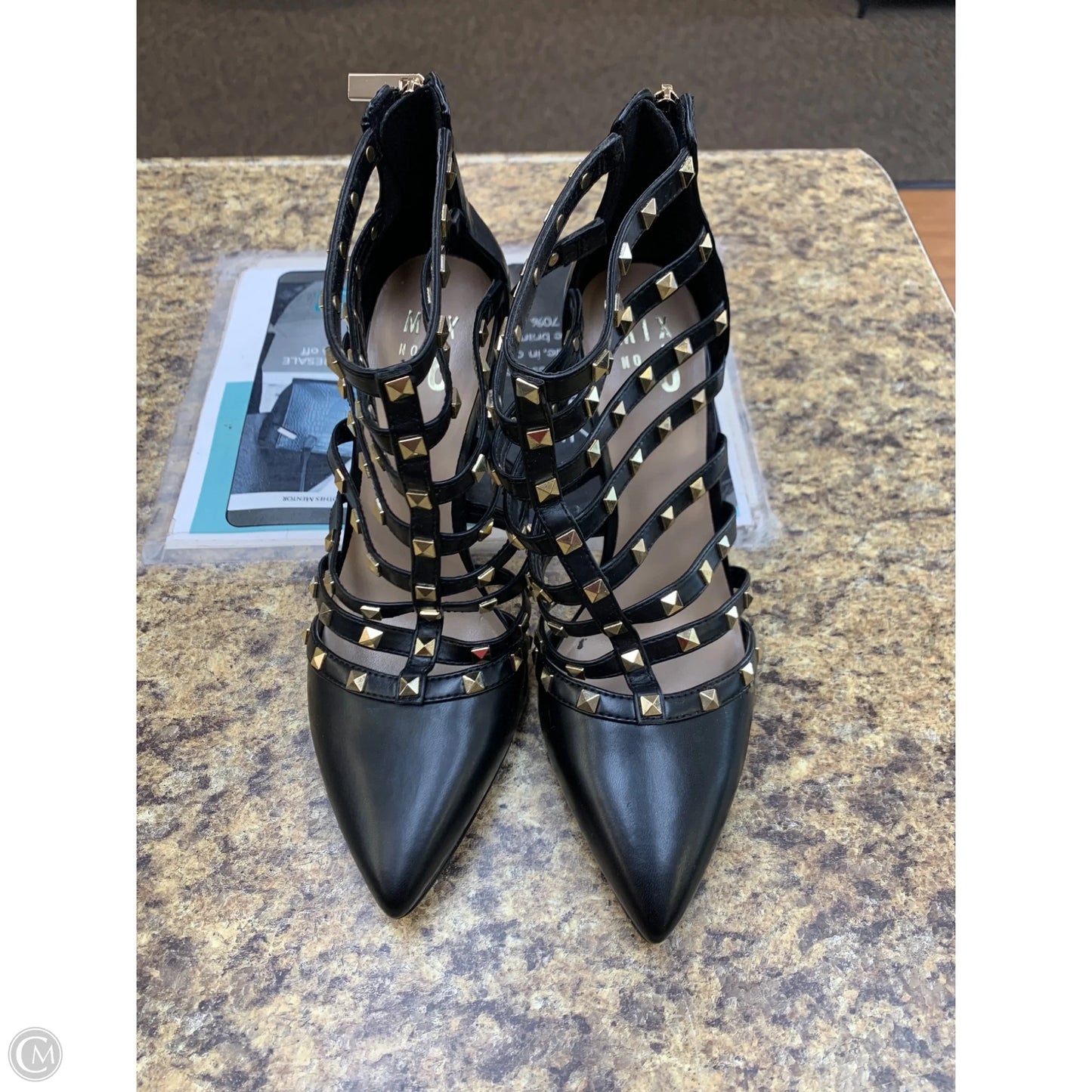 Shoes Heels Stiletto By Mix No 6 In Black & Gold, Size: 8