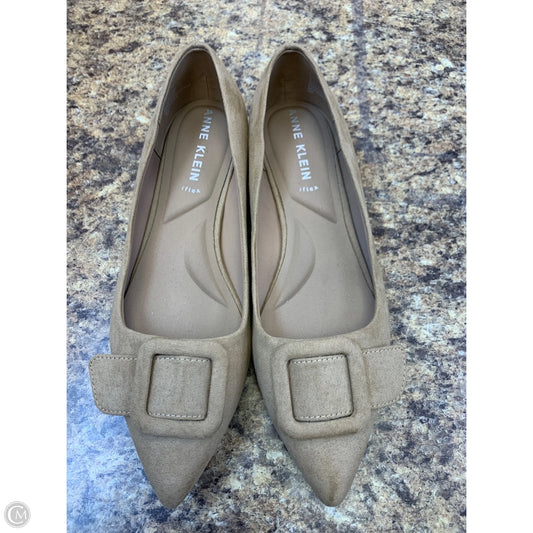 Shoes Flats By Anne Klein In Tan, Size: 9