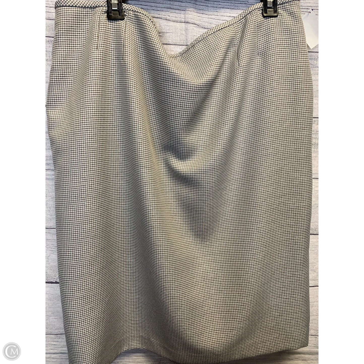 Skirt Midi By Le Suit In Grey, Size: 18