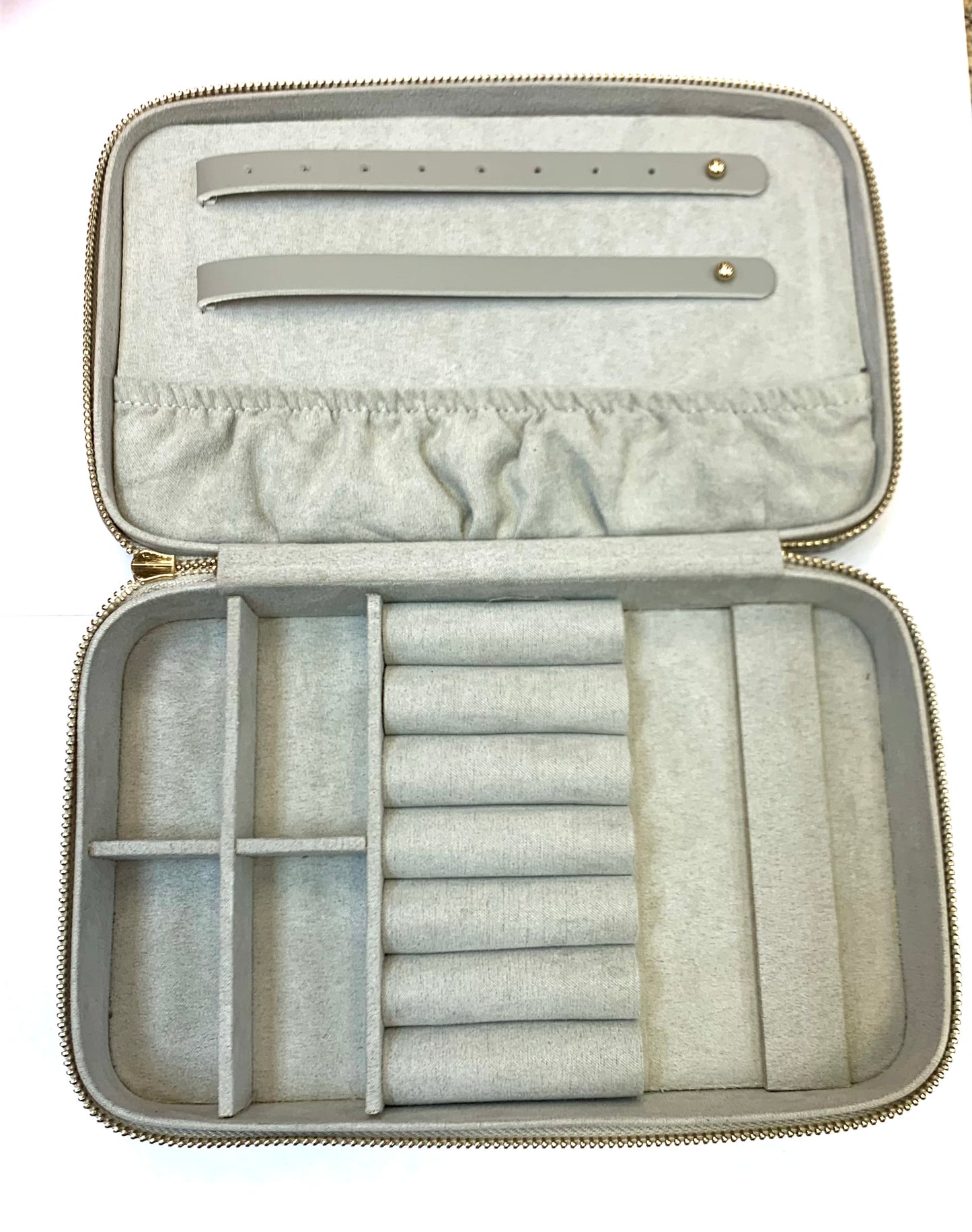 Jewelry Case By Clothes Mentor, Size: 01 Piece