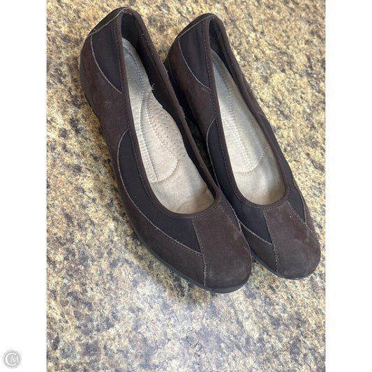 Shoes Flats By Liz Claiborne In Brown, Size: 9.5