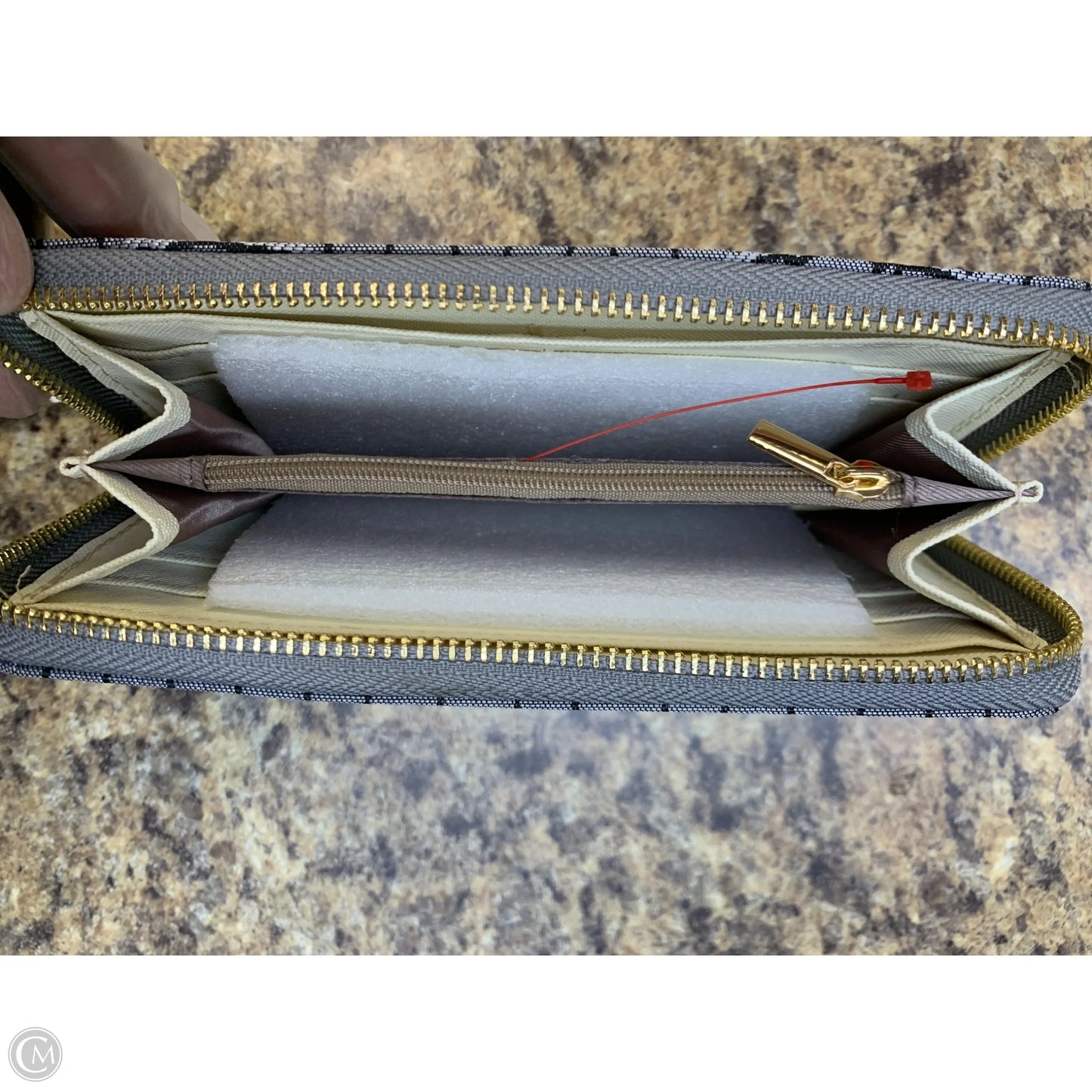 Wallet By Clothes Mentor, Size: Medium