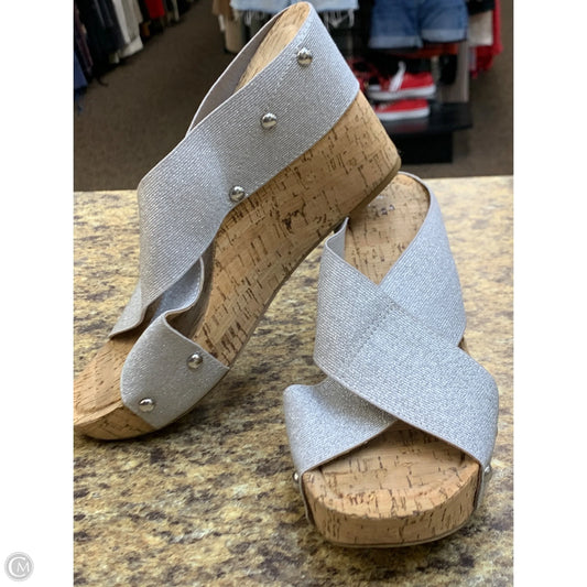 Shoes Heels Wedge By Clothes Mentor In Ivory, Size: 10