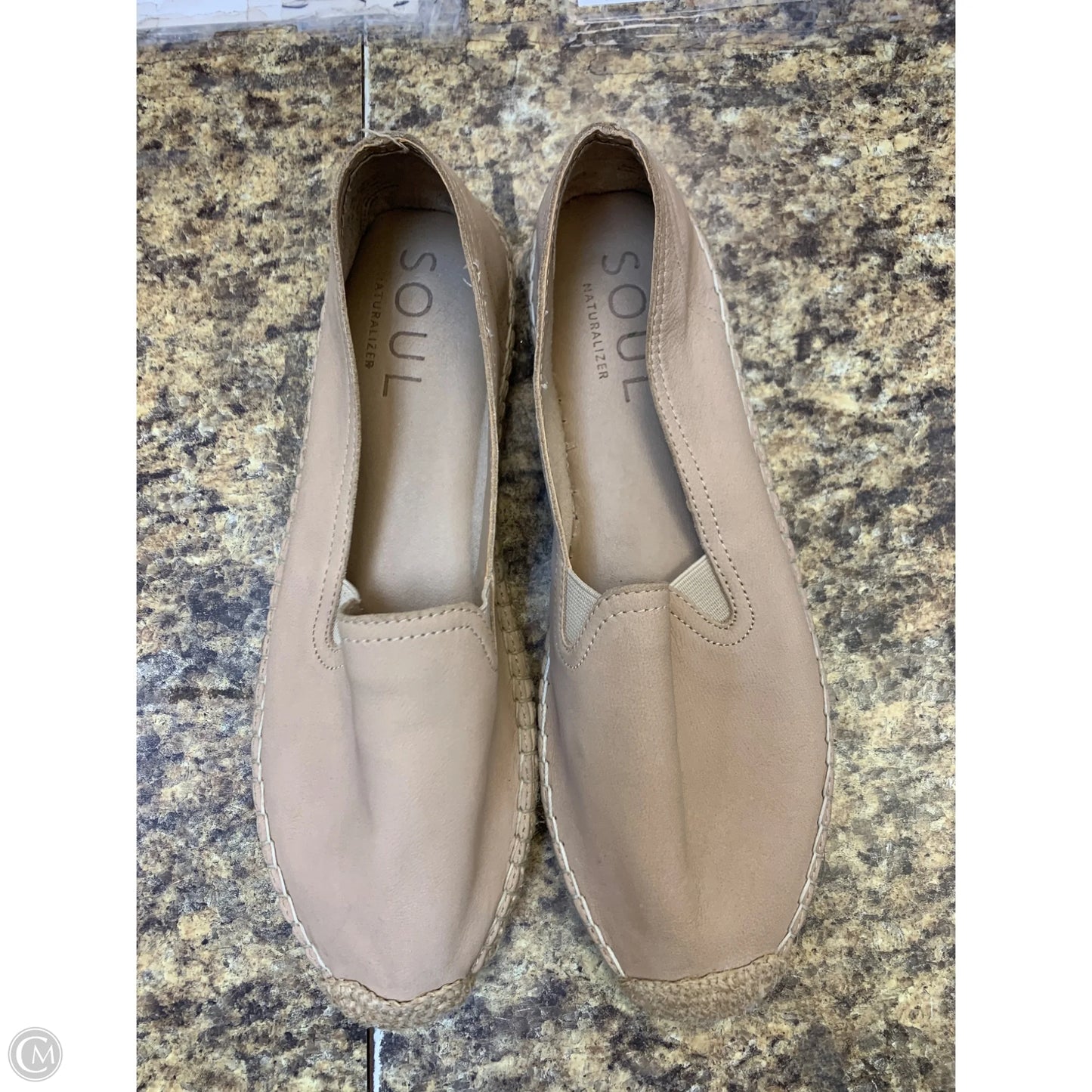 Shoes Flats By Clothes Mentor In Beige, Size: 8.5