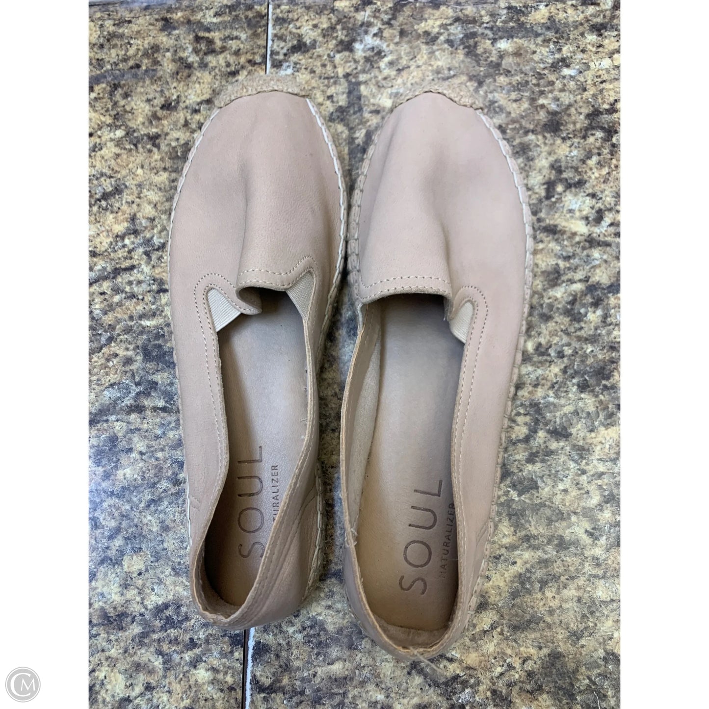Shoes Flats By Clothes Mentor In Beige, Size: 8.5