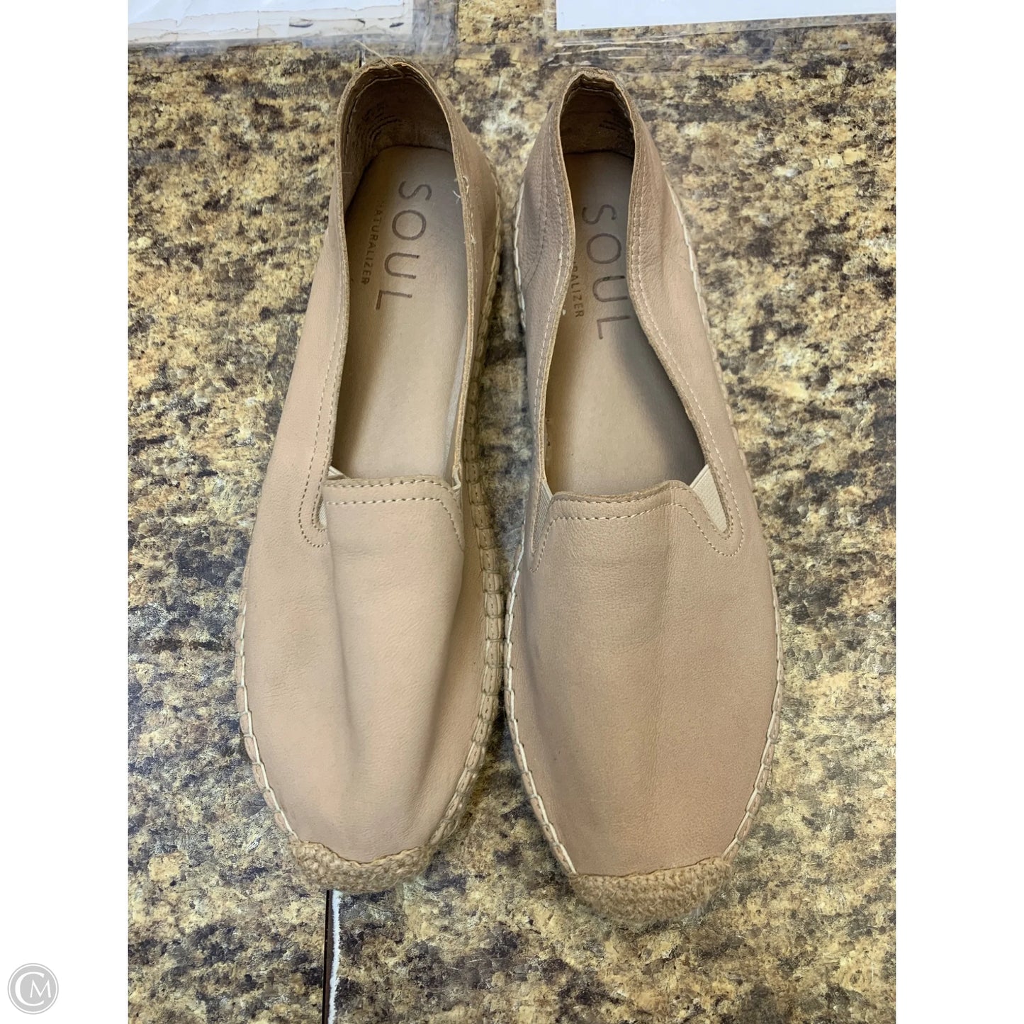 Shoes Flats By Clothes Mentor In Beige, Size: 8.5