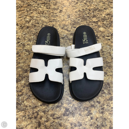 Sandals Flats By Rouge In Black & White, Size: 8