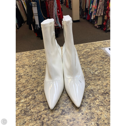 Boots Ankle Heels By Cmf In White, Size: 10.5