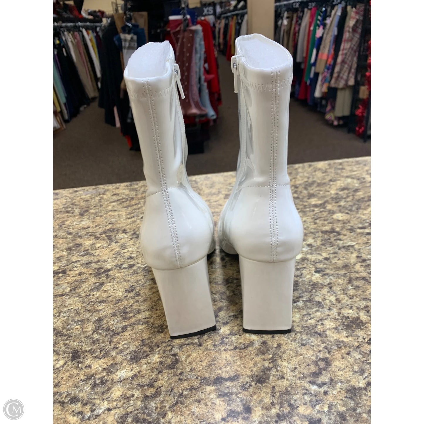 Boots Ankle Heels By Cmf In White, Size: 10.5