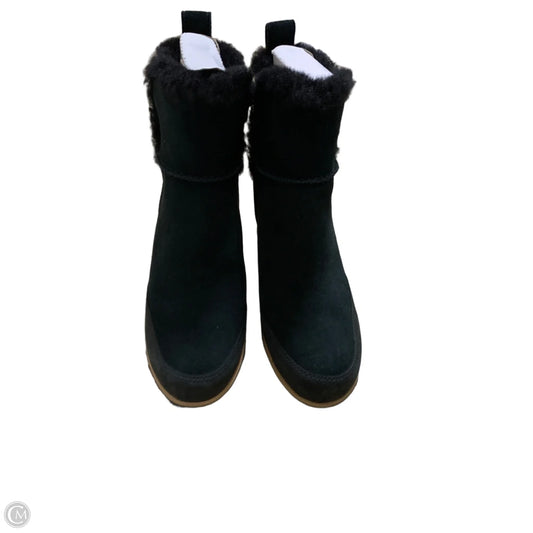 Boots Designer By Ugg In Black, Size: 9
