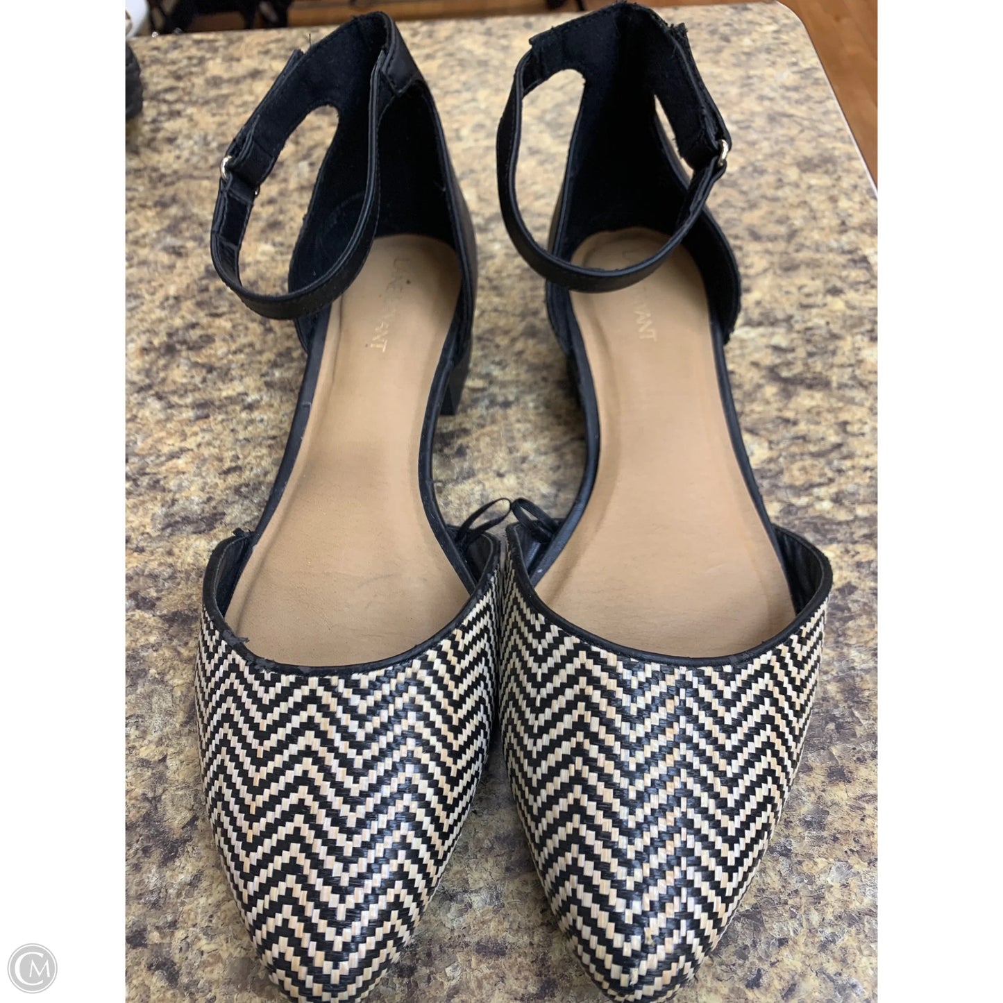 Sandals Flats By Lane Bryant In Black & Cream, Size: 12