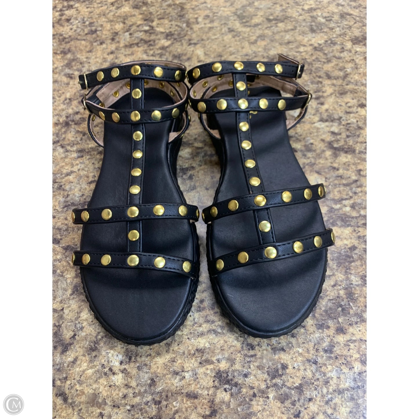 Sandals Flats By Qupid In Black & Gold, Size: 7