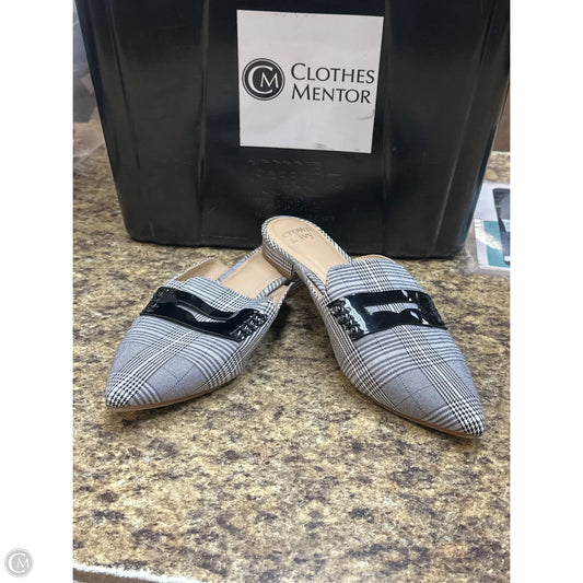 Shoes Flats By Crown And Ivy In Plaid Pattern, Size: 9.5