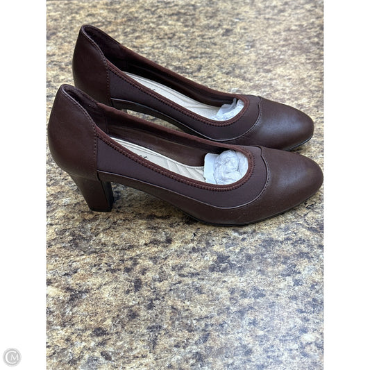 Shoes Heels Kitten By Easy Street In Brown, Size: 8.5