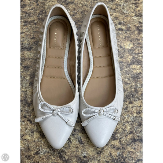 Shoes Flats By Kelly And Katie In Cream, Size: 9.5
