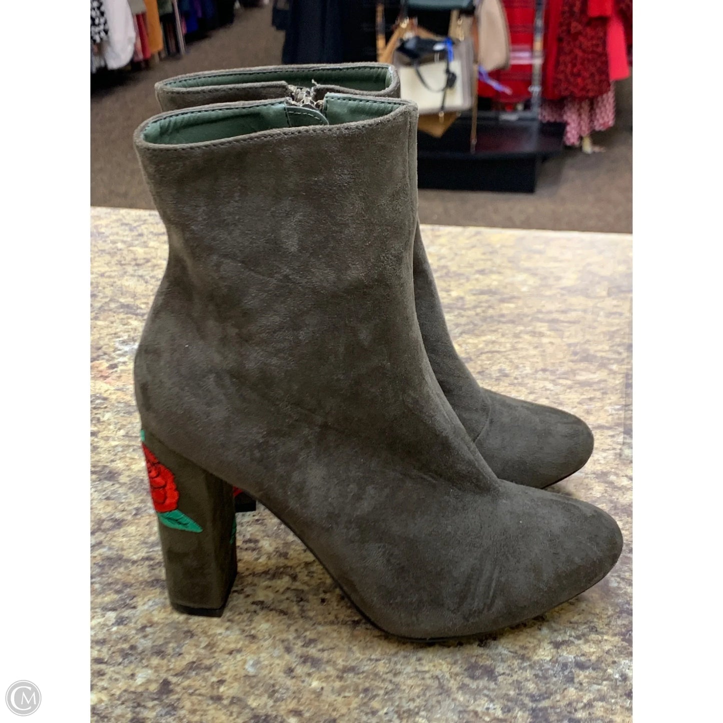 Boots Ankle Heels By Cmf In Green, Size: 8.5