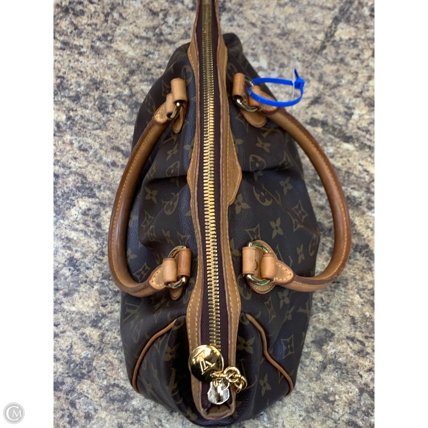 Handbag Luxury Designer By Louis Vuitton, Size: Medium