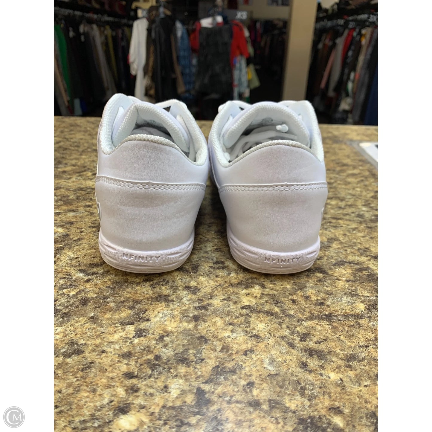 Shoes Athletic By Cmf In White, Size: 9