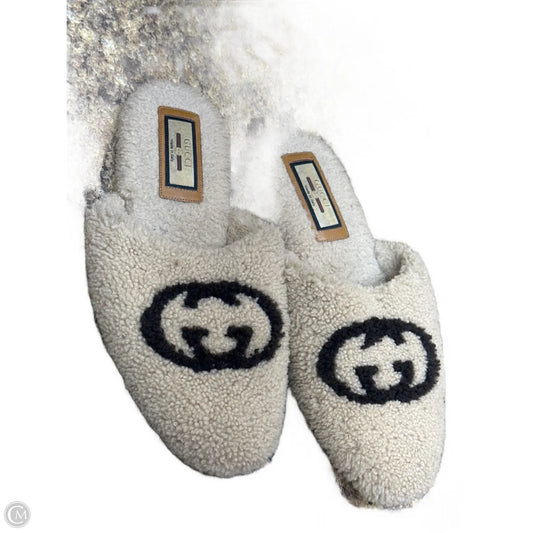 Slippers Luxury Designer By Gucci In Brown & Cream, Size: 9