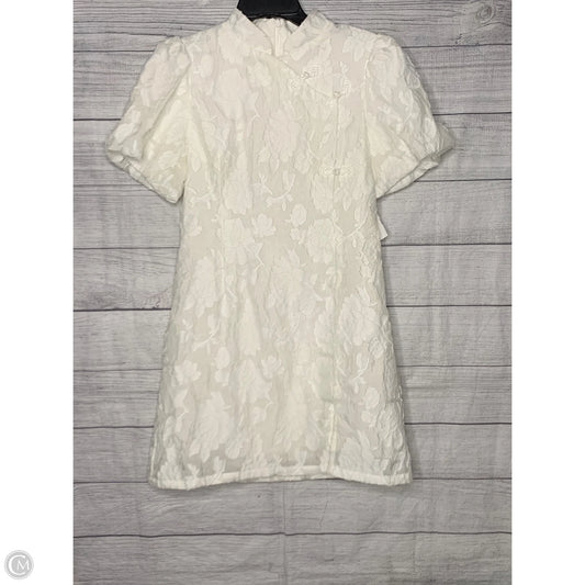 Dress Casual Short By Cmf In White, Size: L