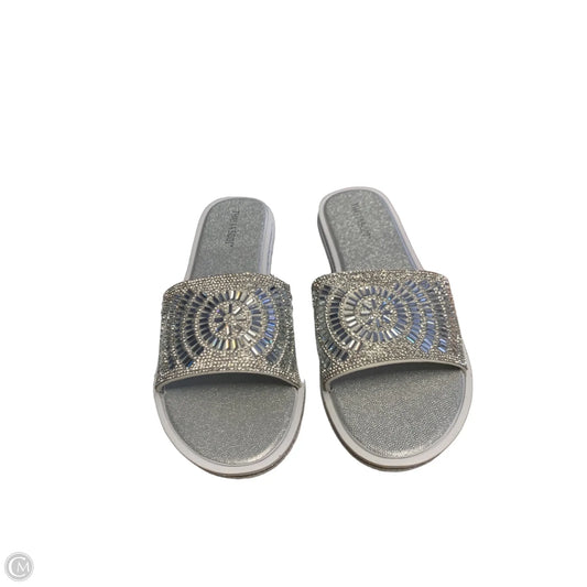 Sandals Flats By Thalia Sodi In Silver, Size: 11