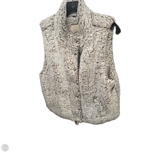 Vest Faux Fur & Sherpa By Cmf In Grey, Size: 0