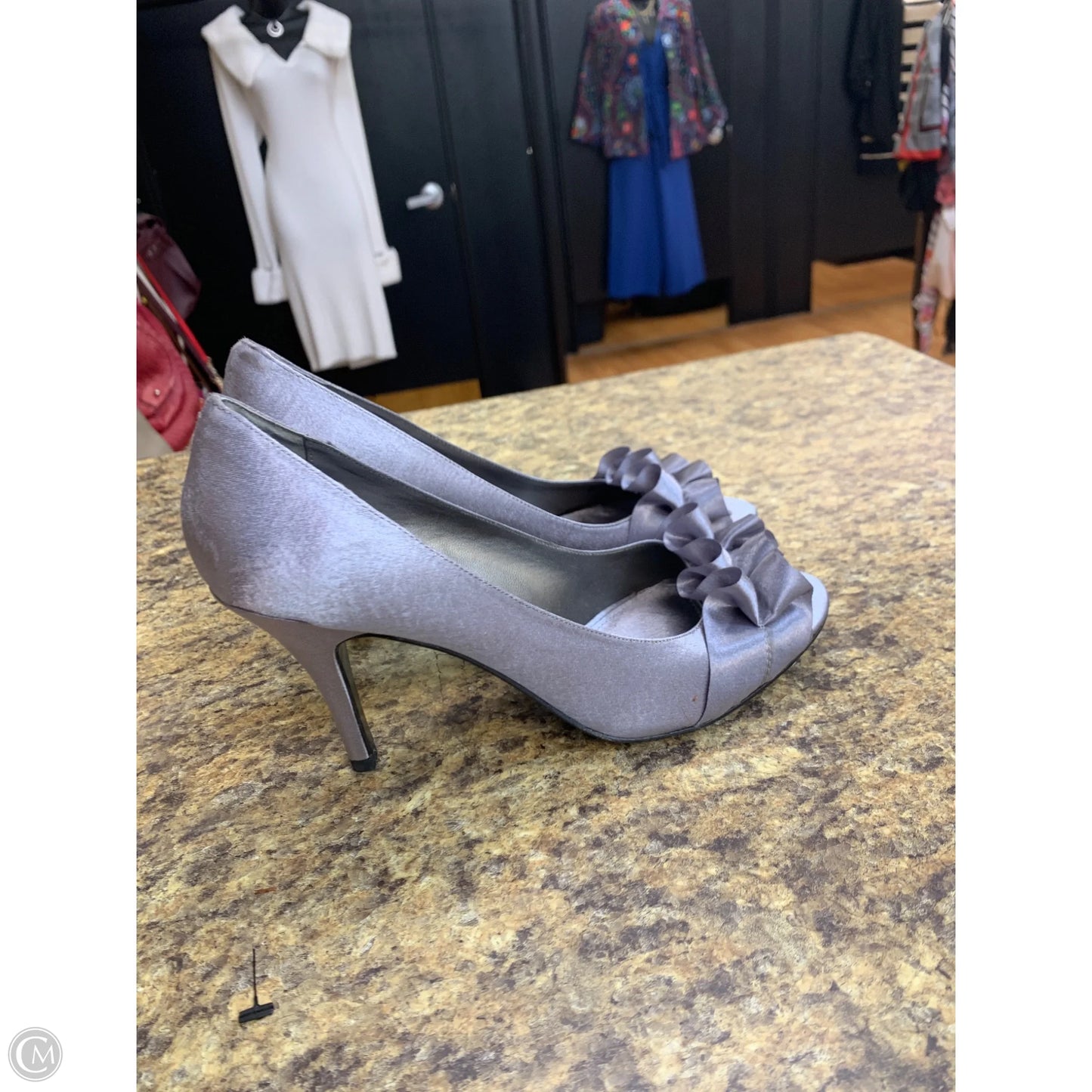 Shoes Heels Kitten By Cmf In Grey, Size: 8