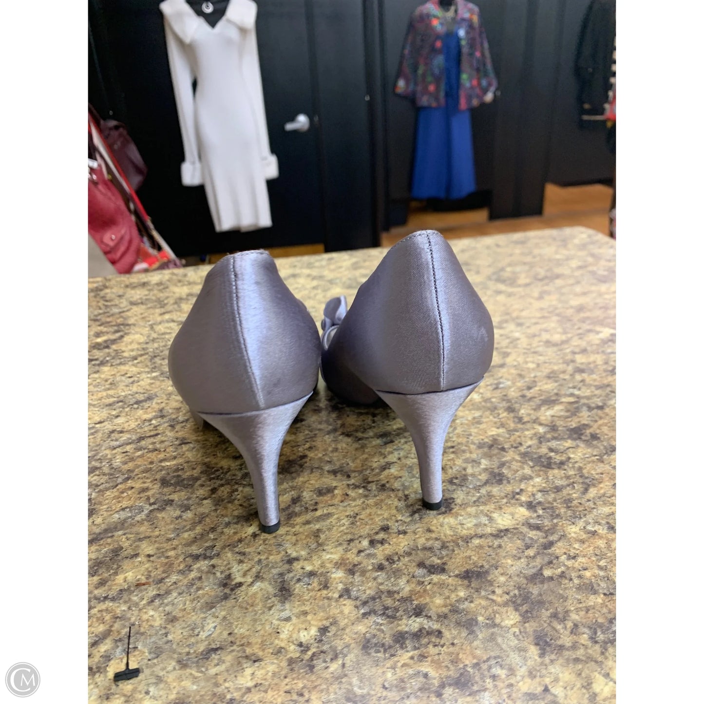 Shoes Heels Kitten By Cmf In Grey, Size: 8