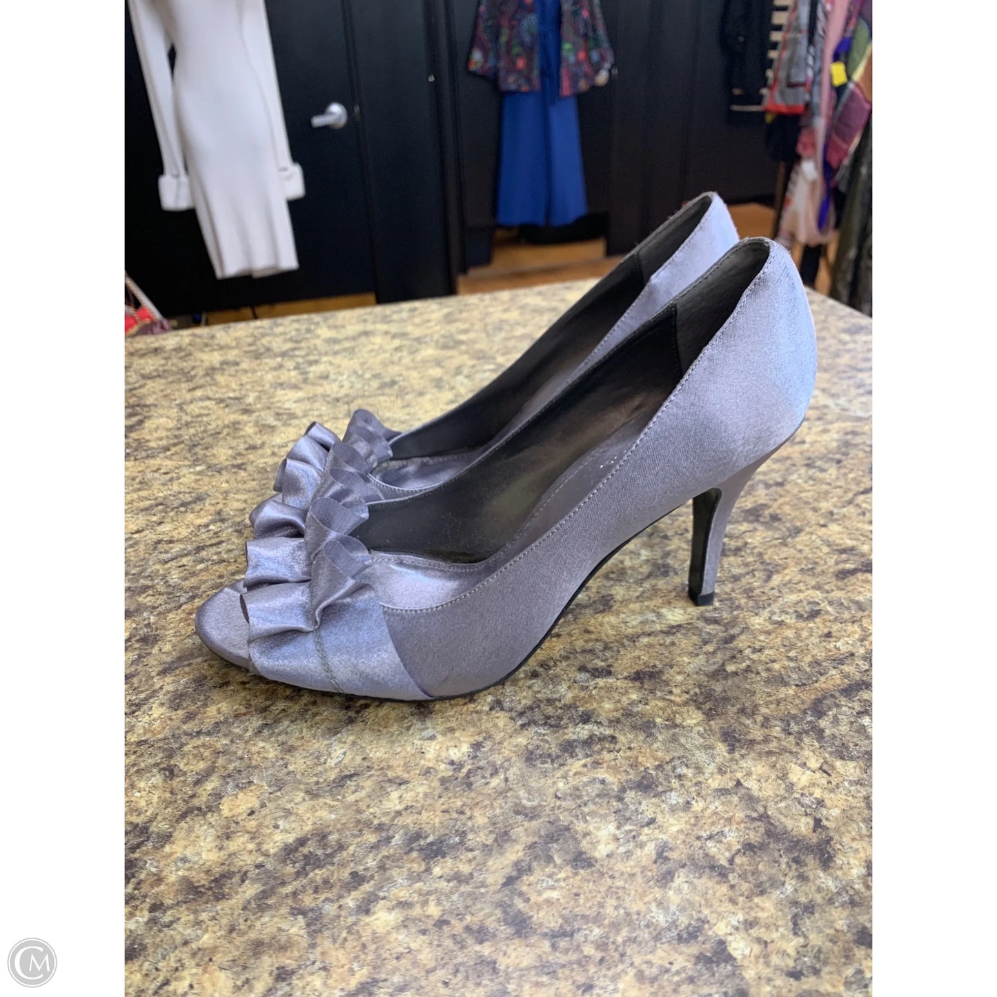 Shoes Heels Kitten By Cmf In Grey, Size: 8