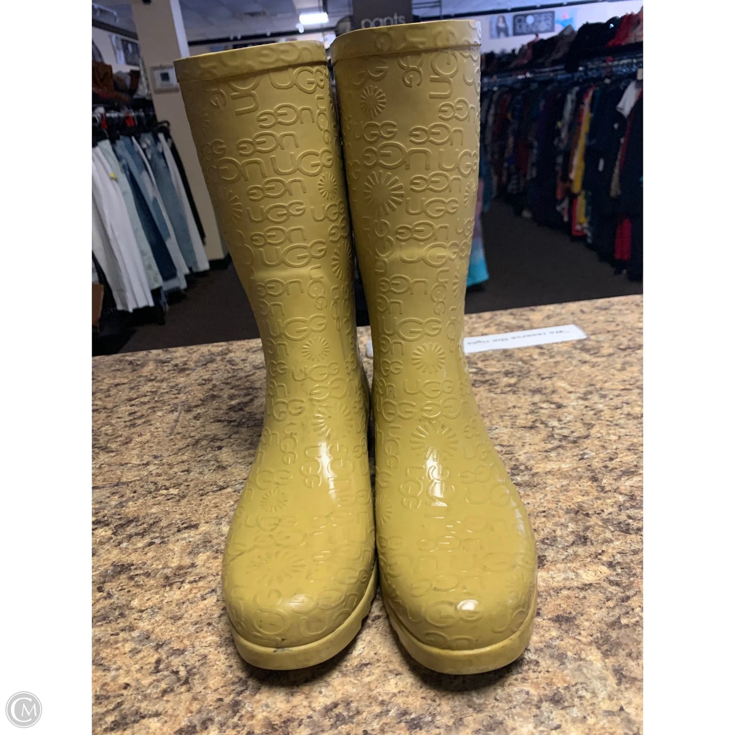 Boots Designer By Ugg In Green, Size: 9