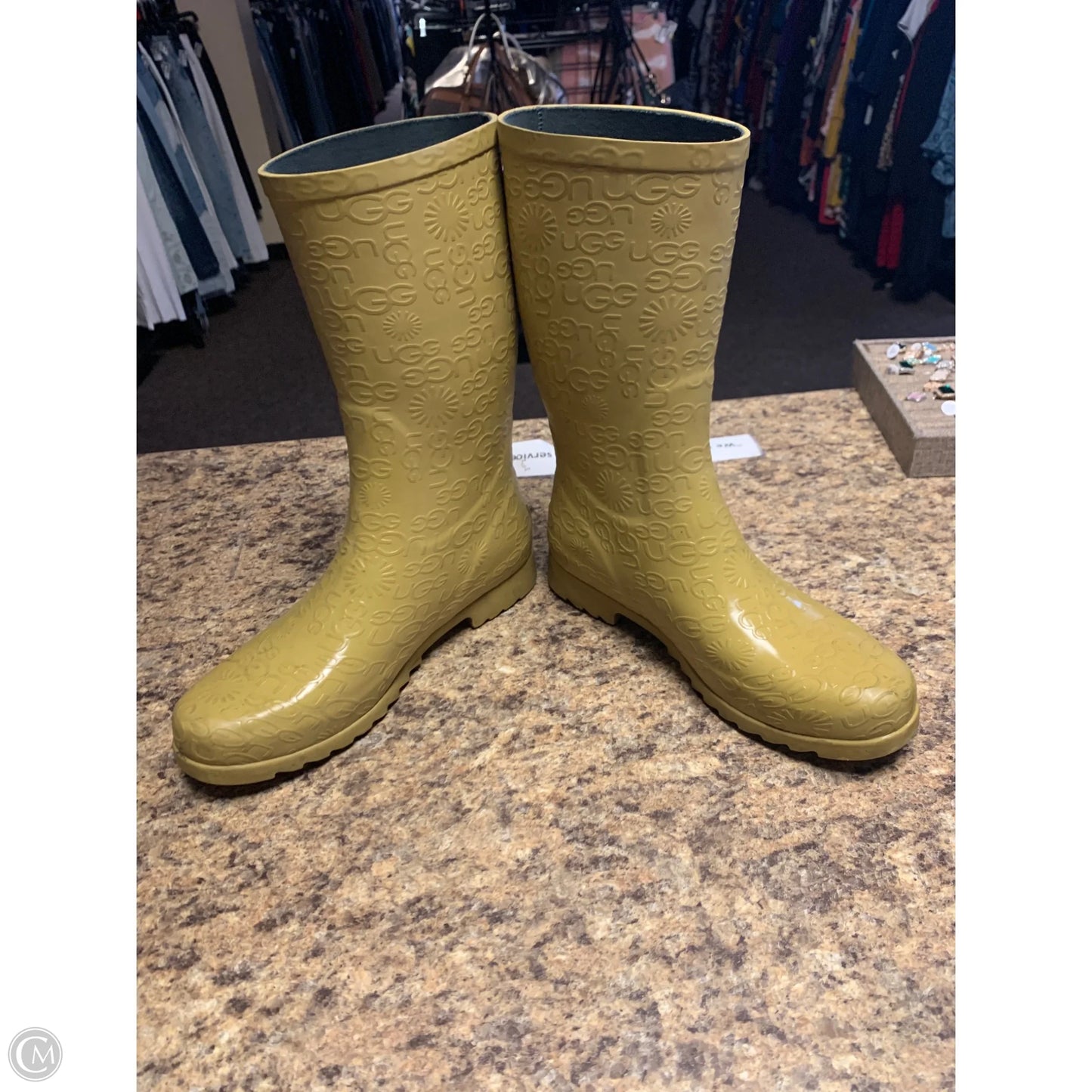 Boots Designer By Ugg In Green, Size: 9