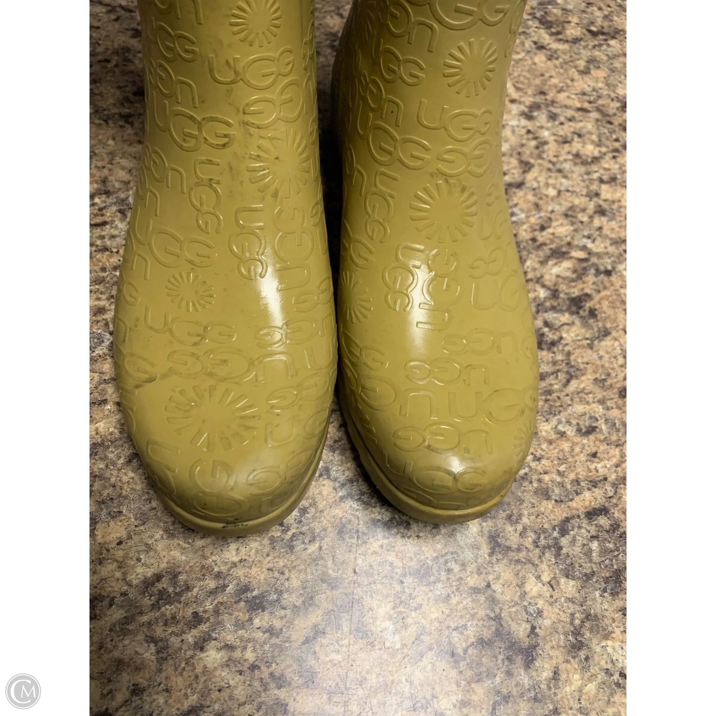 Boots Designer By Ugg In Green, Size: 9