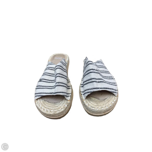 Sandals Flats By Eileen Fisher In Beige, Size: 8
