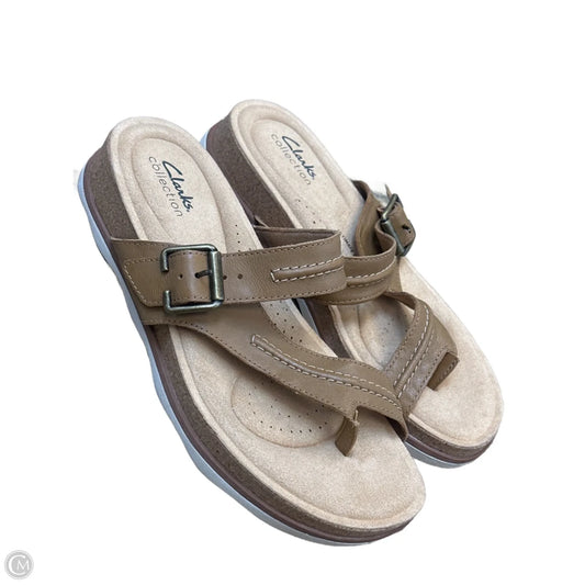 Sandals Flats By Clarks In Tan, Size: 9