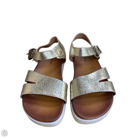Sandals Flats By Not Rated In Gold, Size: 6