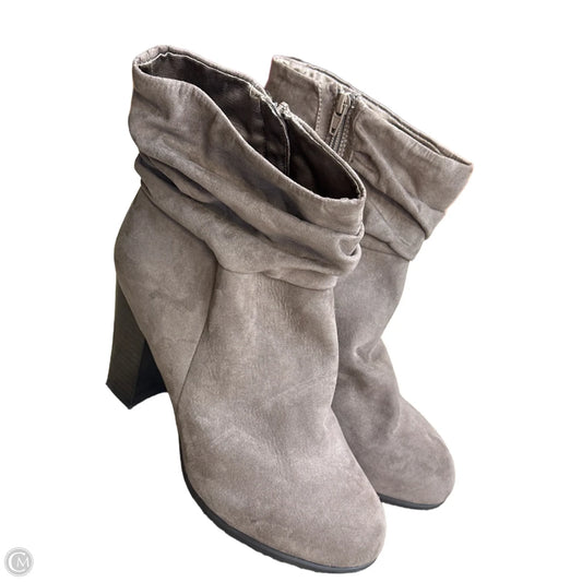 Boots Ankle Heels By Cmf In Brown, Size: 8.5